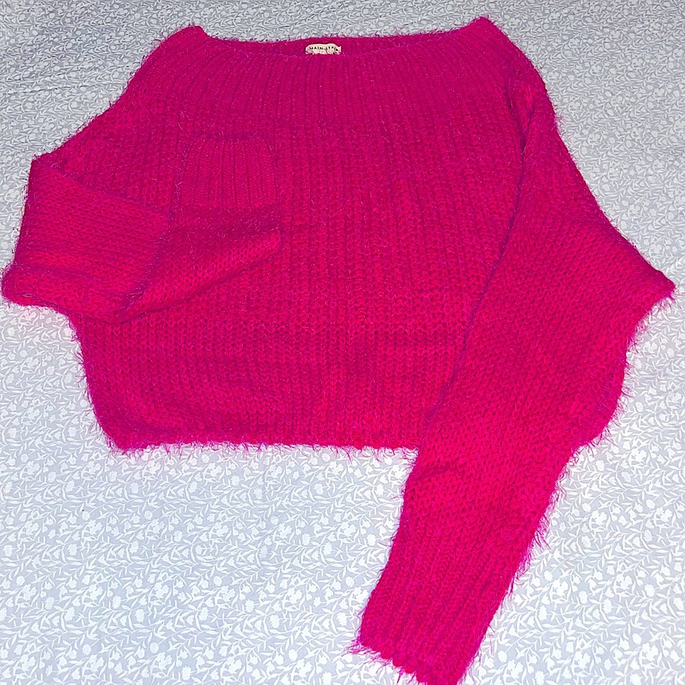 Main strip magenta off shoulder frayed sweater size s/m